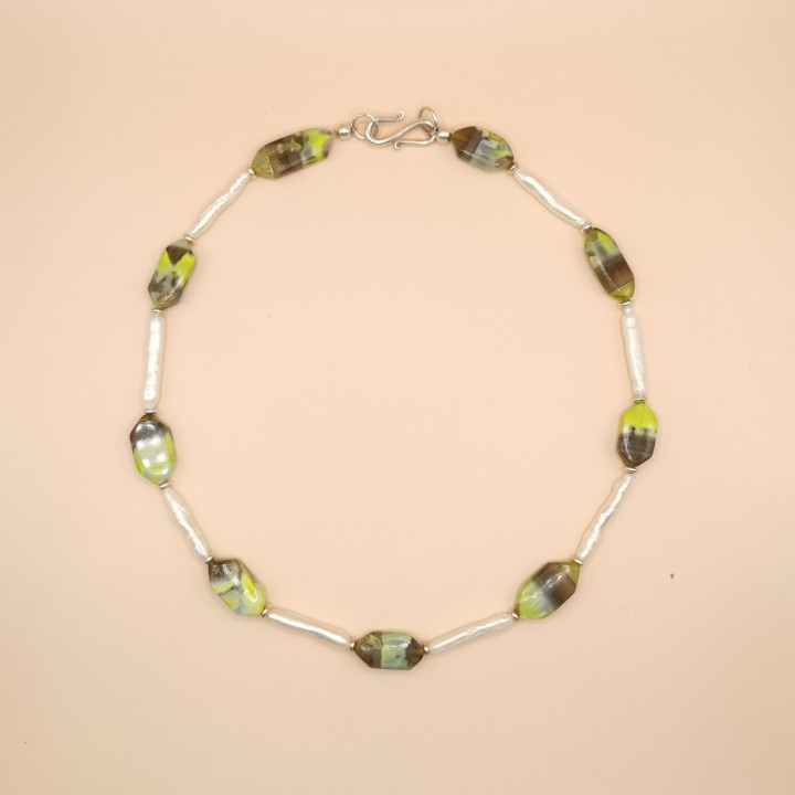 Süßwasserperlen Halskette Baroque Perlen grün weiß Opal Länge 42 cm