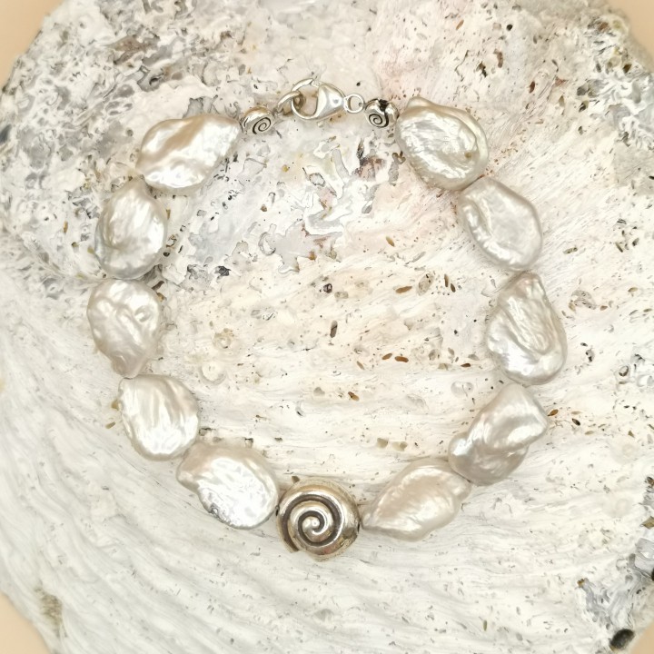 Freshwater pearls Bracelet Keshi pearls grey silver shell Length 21.5 cm