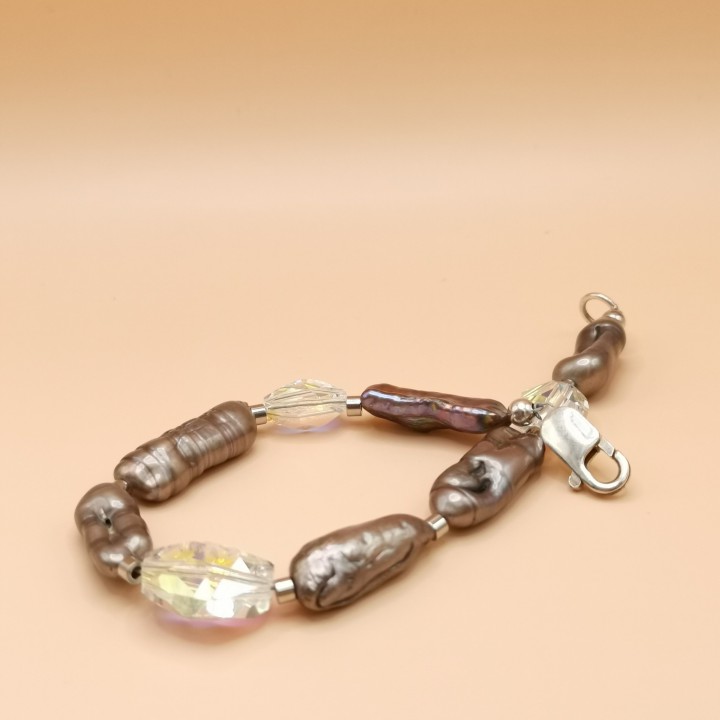 Süßwasserperlen Armband Baroque Perlen grau braun längliche Swarovski Kristalle Länge 21 cm